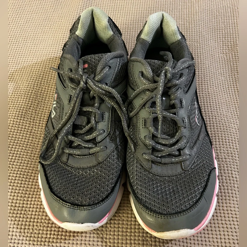 EUC Woman’s Fila Gray Lace-Up Sneakers with mint green and pink details size 9